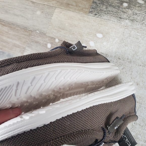 Hey Dude Wally Paisley Shoes Chocolate White Casual Walking Slip-On Shoes NWOB - Picture 8 of 15